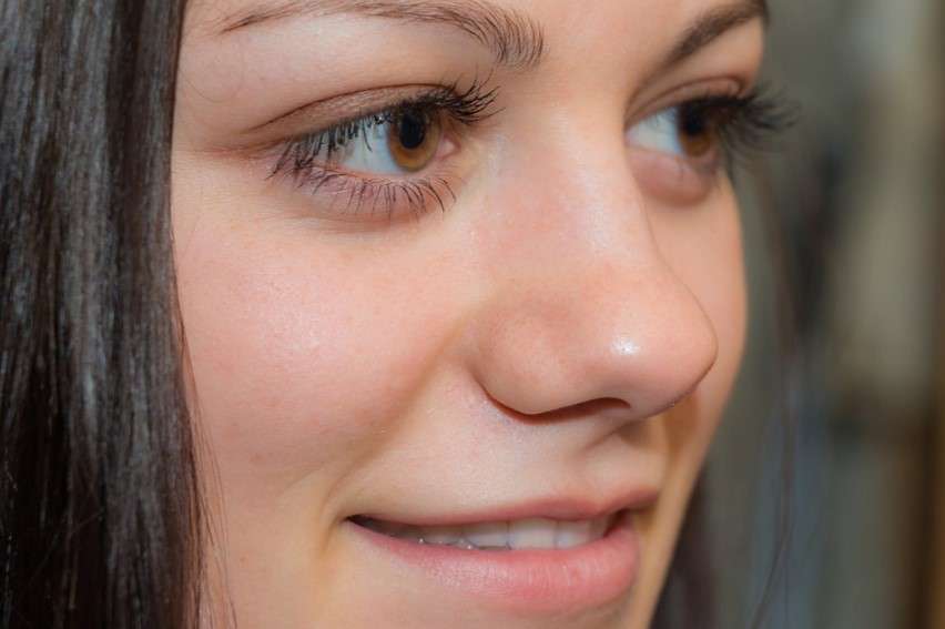 Guste i duge trepavice uz serum za rast trepavica